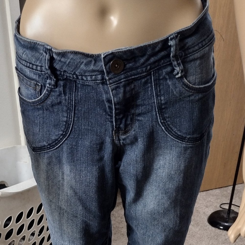 L.E.I Capri Jeans